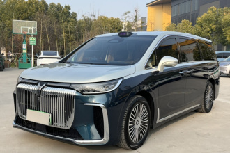 岚图汽车 岚图梦想家 2025款 PHEV 四驱旗舰乾崑版