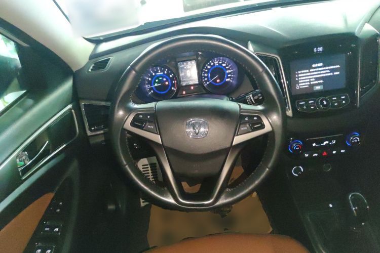 长安 逸动 2016款 XT 1.6L GDI 手动致酷型局部细节13