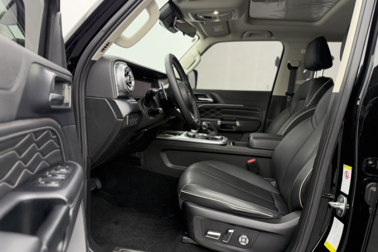 坦克300 2021款 越野版 2.0T 征服者中控内饰7005