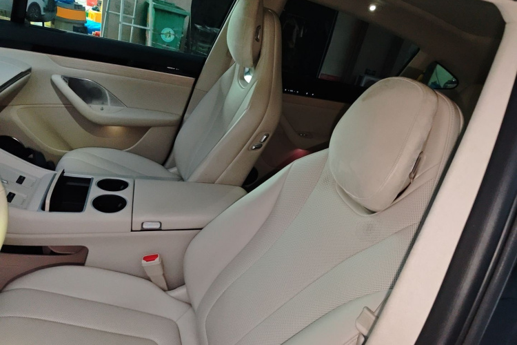 鸿蒙智行 智界R7 2025款 增程 251km Max局部细节19