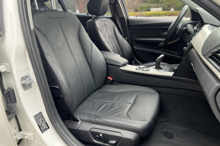 宝马3系 2015款 328Li xDrive时尚型中控内饰7003