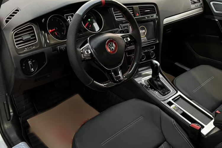 大众 高尔夫 2019款 280TSI DSG舒适型 国VI中控内饰7002