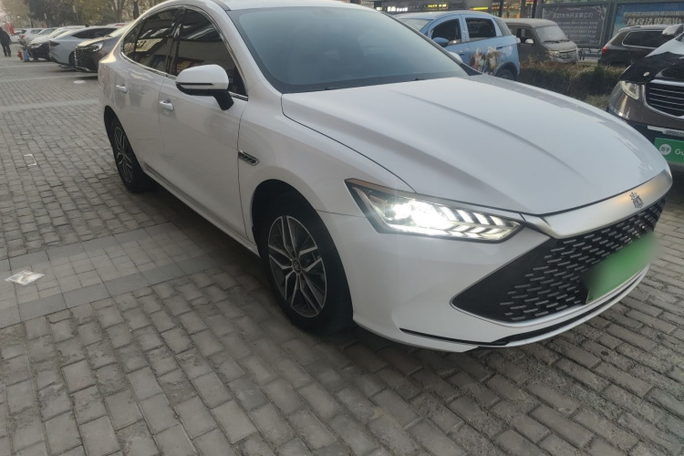 比亚迪 秦PLUS 2023款  冠军版 DM-i 120KM超越型车身外观6002