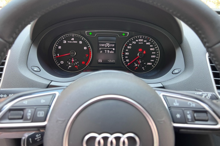 奥迪Q3 2016款 35 TFSI 时尚型中控内饰7005