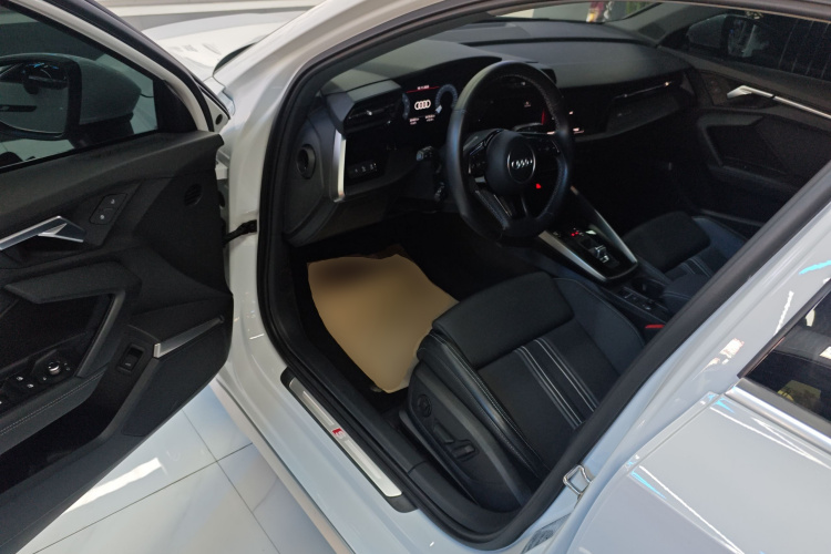 奥迪A3 2023款 改款 Sportback 35 TFSI 时尚运动型中控内饰20