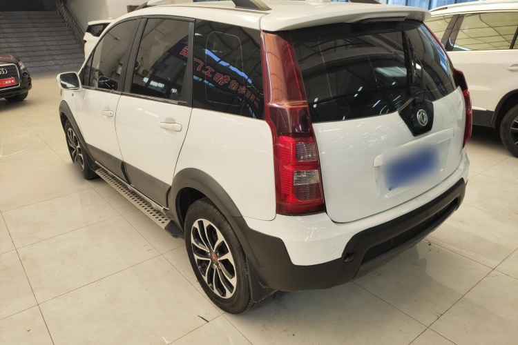 东风风行 景逸X5 2016款 1.6L 手动豪华型车身外观4