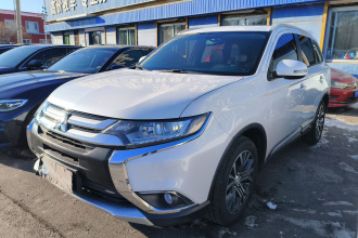 三菱 欧蓝德 2018款 2.0L 两驱荣耀版 5座