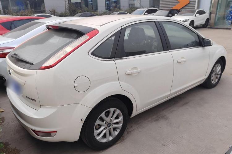 福特 福克斯 2013款 两厢经典 1.8L 自动基本型车身外观6003