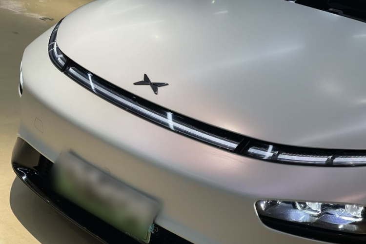 小鹏P7 2022款 586G车身外观6002