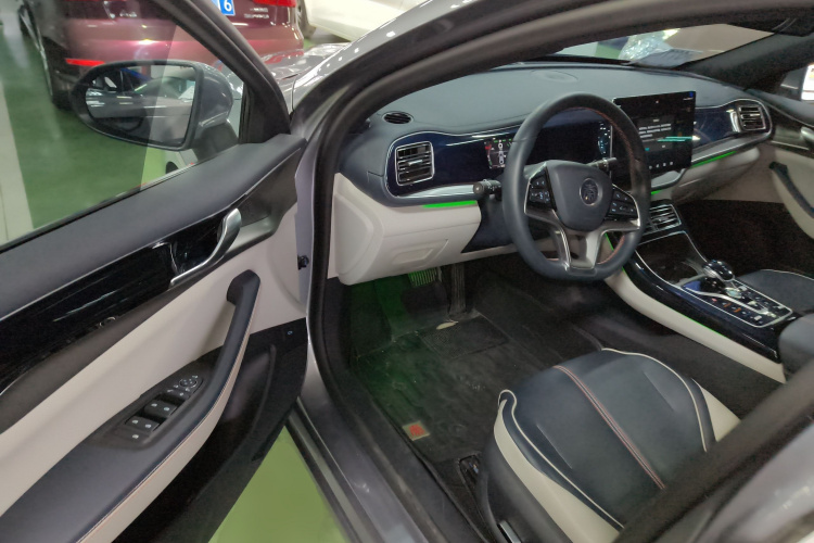 比亚迪 秦PLUS 2021款 DM-i 120KM 旗舰型中控内饰20