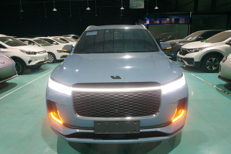 理想汽车 理想ONE 2021款 增程6座版车身外观2