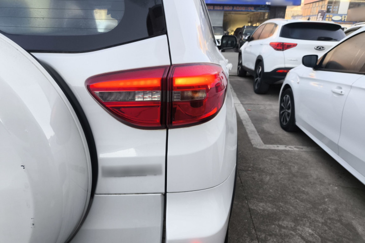 凯翼X3 2019款 1.5L 手动智耀版车身外观9