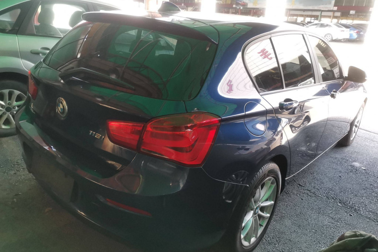 宝马1系(进口) 2018款 118i 领先型车身外观7