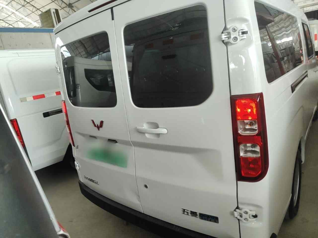五菱汽车 五菱扬光 2024款 300km 舒适型客车版 75kW(3)