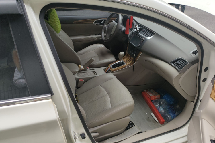 日产 轩逸 2014款 1.6XV CVT尊享版局部细节9005