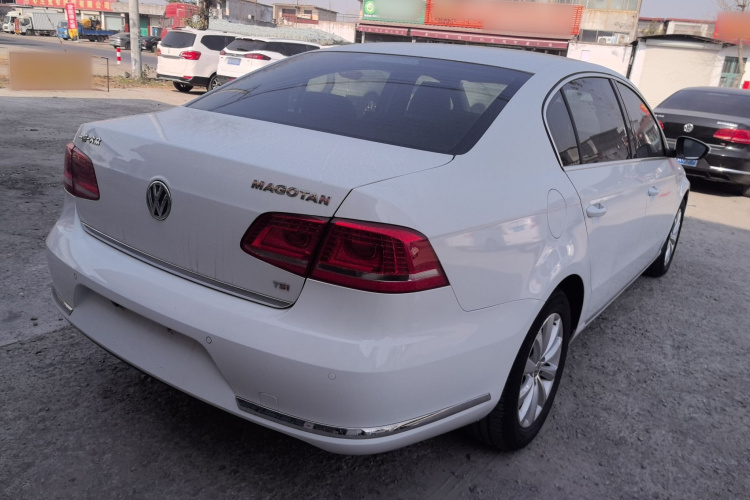 大众 迈腾 2013款 1.8TSI 豪华型车身外观7