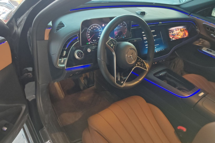 奔驰E级 2024款 E 300 L 豪华型中控内饰7003