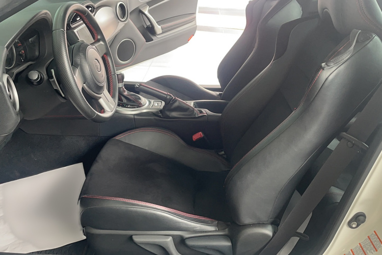 丰田86 2013款 2.0L 自动豪华型局部细节19