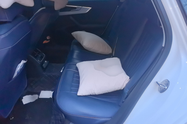 奥迪A4L 2022款 40 TFSI 时尚动感型中控内饰7004