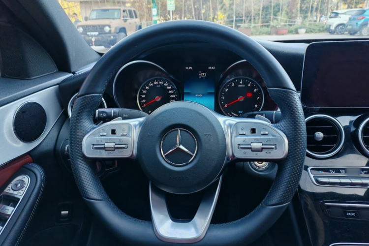 奔驰C级 2019款 C 260 运动版中控内饰7005