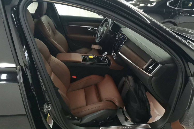 沃尔沃S90新能源 2025款 插电式混动 四驱长续航智雅豪华版局部细节41