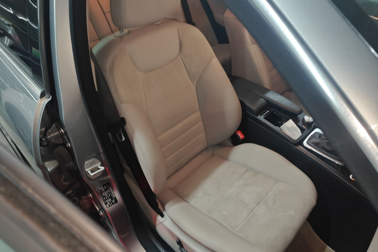 奔驰C级 2013款 C 260 时尚型 Grand Edition局部细节41