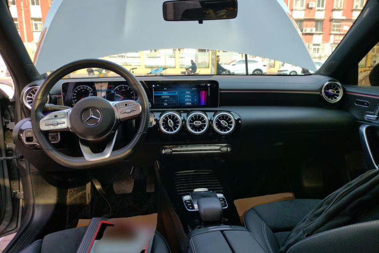 奔驰A级 2020款 改款 A 200 L 运动轿车时尚型中控内饰12