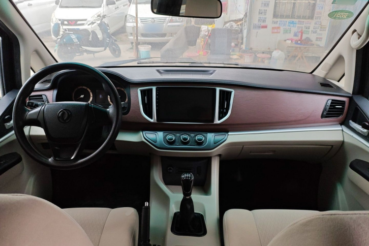 东风风行 菱智 2019款 M5L 1.6L 7座特供型 国VI中控内饰12