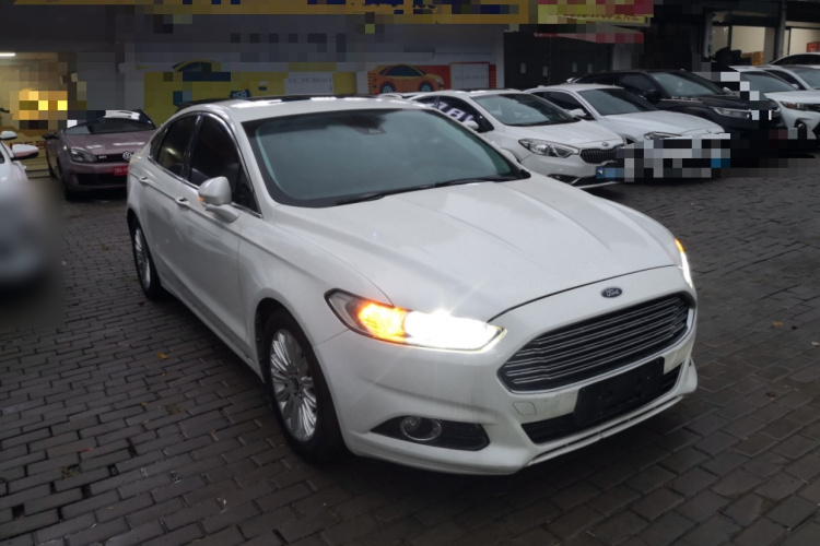 福特 蒙迪欧 2013款 2.0L GTDi200时尚型车身外观3