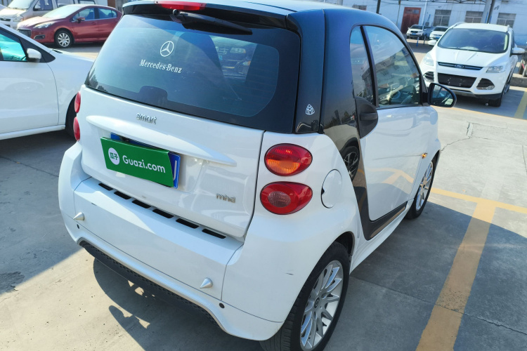 smart fortwo 2012款 1.0 MHD 硬顶舒适版车身外观7