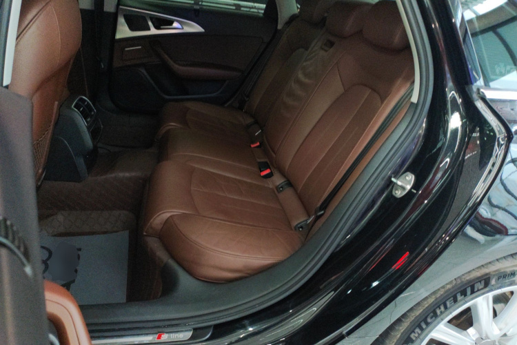 奥迪A6L 2018款 30周年年型 TFSI 进取型中控内饰21