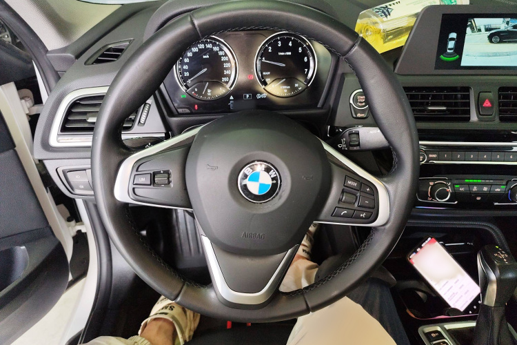 宝马1系 2018款 改款 118i 运动型局部细节13