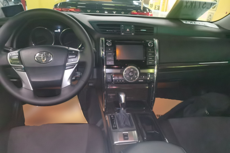 丰田 锐志 2013款 2.5V 尚锐版中控内饰7002