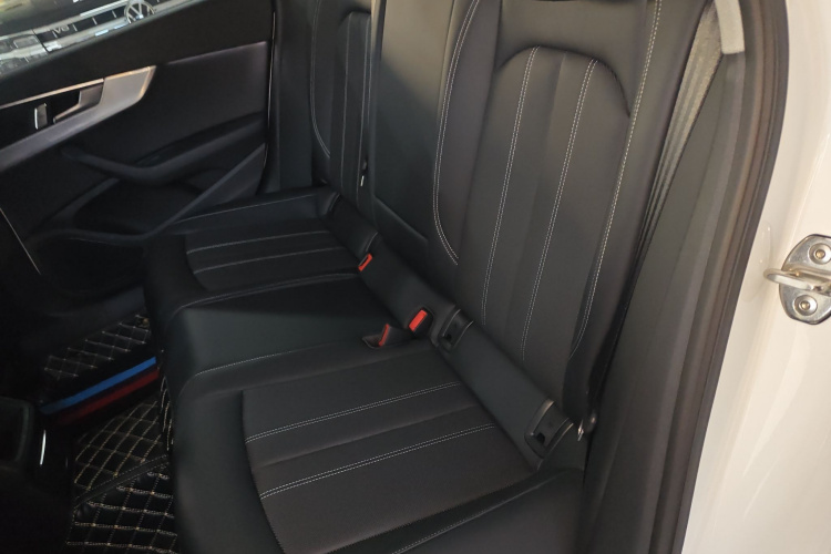 奥迪A4L 2024款 40 TFSI 时尚动感型中控内饰7004