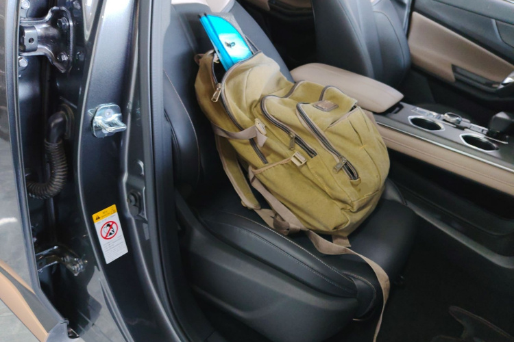 长安CS55PLUS 2022款 第二代 1.5T DCT尊贵型局部细节41