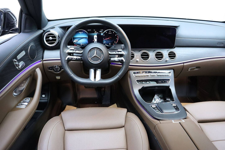 奔驰E级 2023款 E 260 L 运动型 4MATIC中控内饰7007