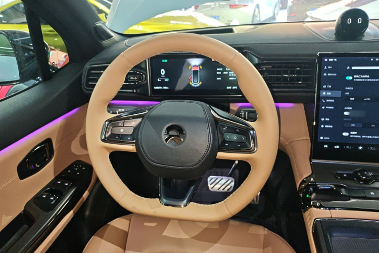 蔚来ES6 2020款 430KM 性能版中控内饰13