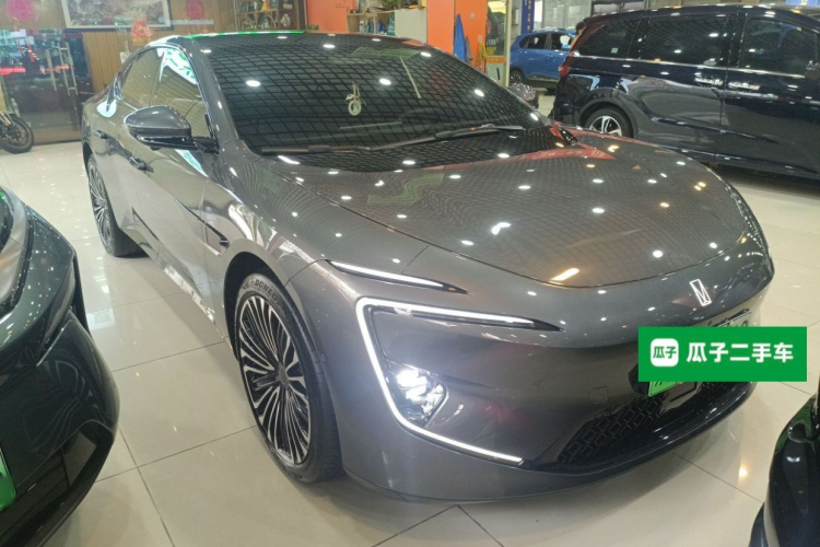 阿维塔12 2025款 Ultra增程版车身外观6002