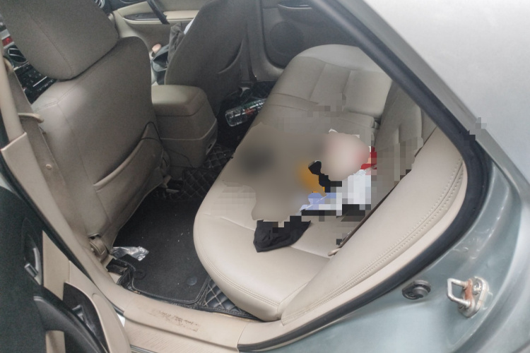 马自达6 2011款 2.0L 自动时尚型中控内饰21