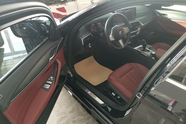 宝马5系 2022款 改款二 530Li xDrive M运动套装中控内饰20