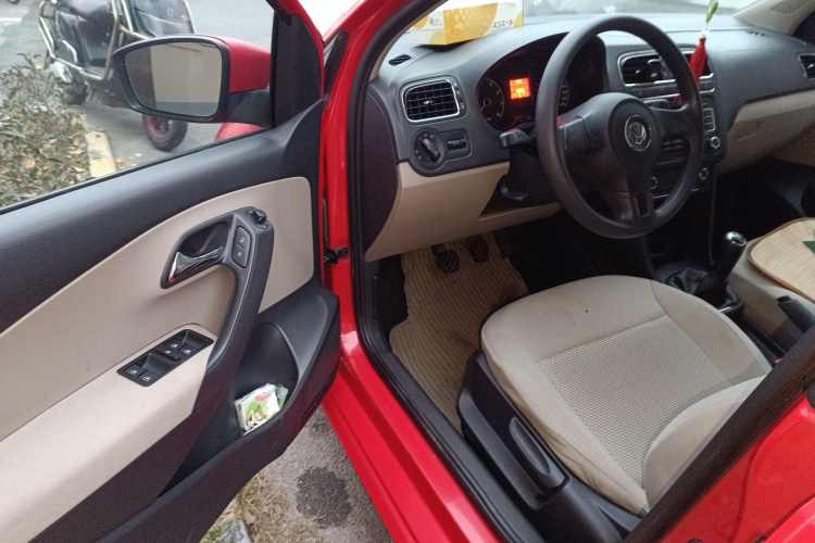 大众 Polo 2011款 1.4L 手动致尚版中控内饰20