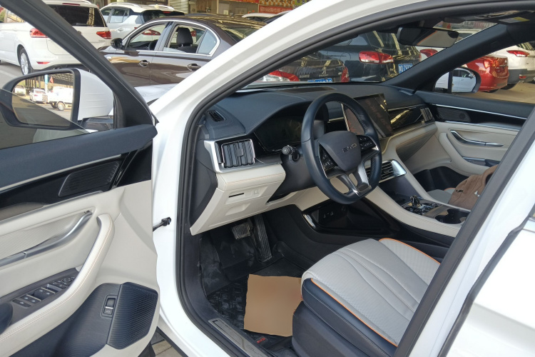 比亚迪 宋PLUS新能源 2023款 冠军版 EV 520KM 旗舰型中控内饰20