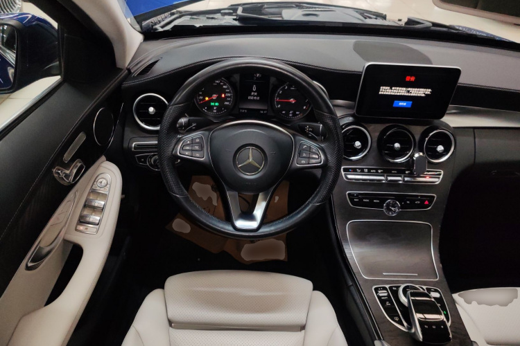 奔驰C级 2015款 C 200 L 运动型中控内饰13