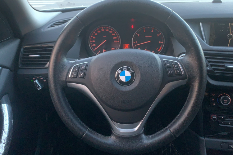 宝马X1 2014款 sDrive18i 领先型中控内饰7008