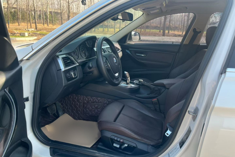 宝马3系 2018款 320Li 时尚型中控内饰7003