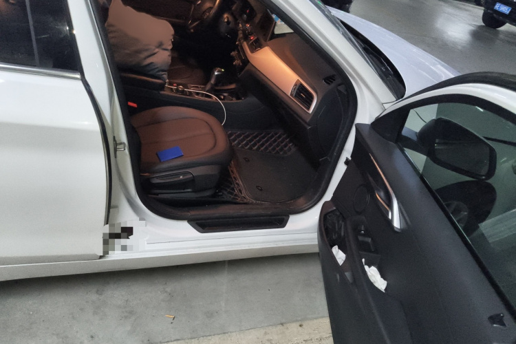 宝马1系 2018款 118i 时尚型局部细节9005