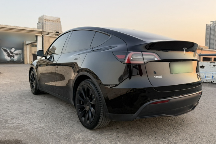 特斯拉 Model Y 2022款 改款 后轮驱动版车身外观6006