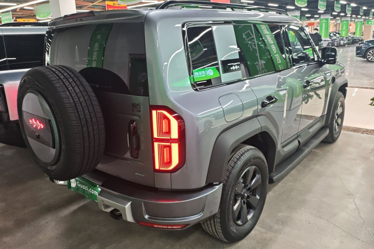 方程豹 豹5 2025款 210KM 云辇天神Ultra版车身外观7