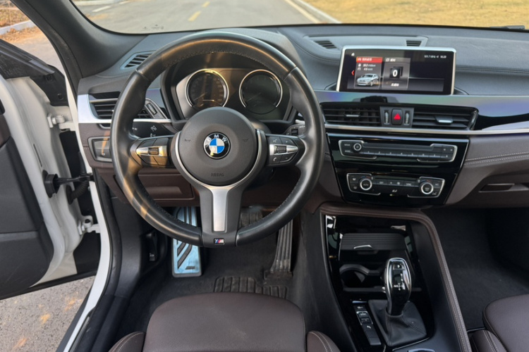 宝马X2 2020款 sDrive25i 领先型M越野套装中控内饰7011