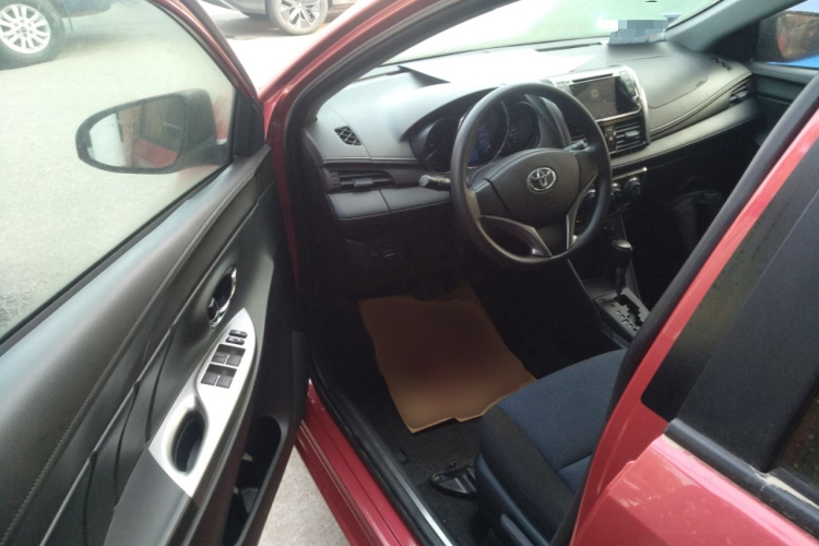 丰田 YARiS L 致炫 2015款 1.5E 自动魅动版中控内饰7003